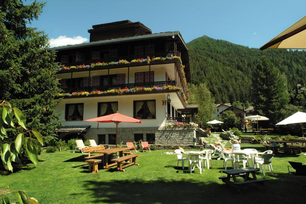 Hotel Castor Champoluc Kültér fotó